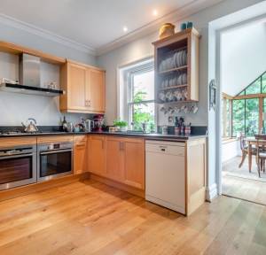 5 Bedroom House for sale in Victoria Road, Salisbury
