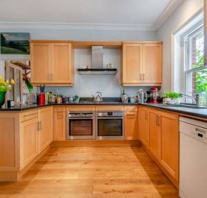 5 Bedroom House for sale in Victoria Road, Salisbury