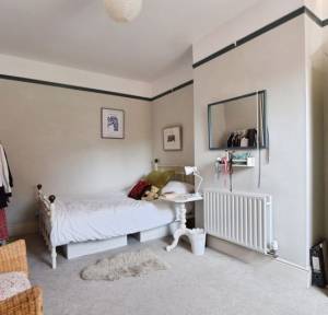 3 Bedroom House for sale in Queens Road, Salisbury