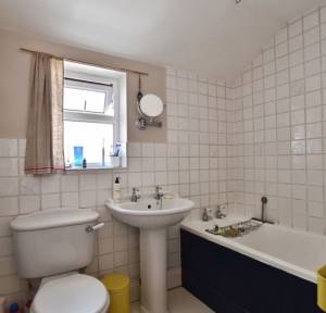 3 Bedroom House for sale in Queens Road, Salisbury