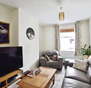 2 Bedroom House for sale in Meadow Road, Salisbury