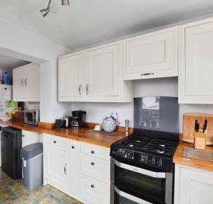 2 Bedroom House for sale in Meadow Road, Salisbury