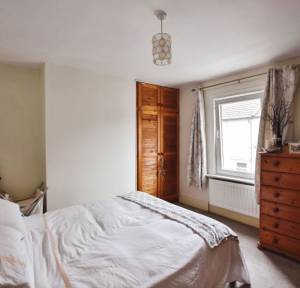 2 Bedroom House for sale in Meadow Road, Salisbury