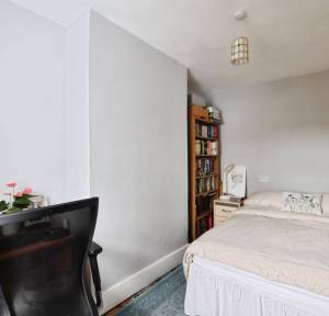 2 Bedroom House for sale in Meadow Road, Salisbury
