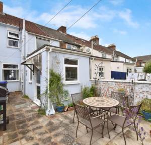 2 Bedroom House for sale in Meadow Road, Salisbury
