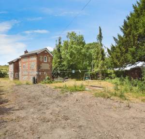 3 Bedroom House for sale in Amesbury Road, Salisbury