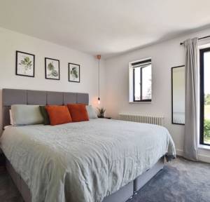 4 Bedroom House for sale in Chestnut Close, Salisbury