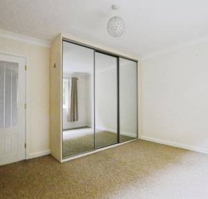 2 Bedroom Flat for sale in Glenmore Road, Salisbury