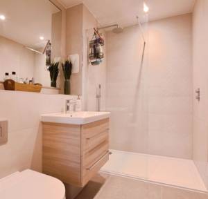 2 Bedroom Flat for sale in Fountain Way, Salisbury