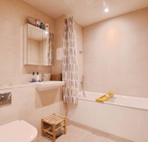 2 Bedroom Flat for sale in Fountain Way, Salisbury