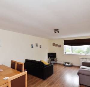2 Bedroom Flat for sale in Highbury Close, Salisbury