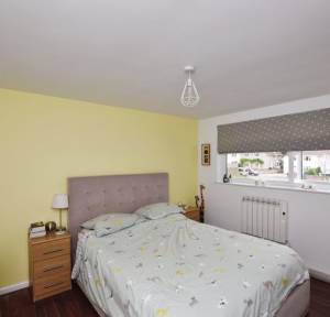 2 Bedroom Flat for sale in Highbury Close, Salisbury