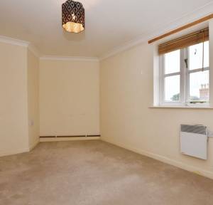 1 Bedroom Flat for sale in Stonehenge Walk, Salisbury