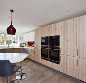 4 Bedroom House for sale in Chapel Hill, Salisbury