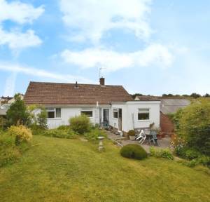 3 Bedroom Bungalow for sale in Hillside Drive, Salisbury