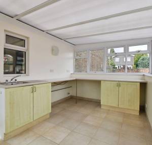 3 Bedroom House for sale in Canbury Close, Salisbury