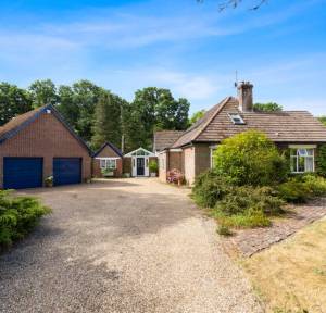 5 Bedroom House for sale in Forest Road, Fordingbridge