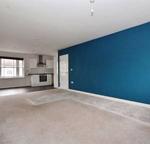2 Bedroom Flat for sale in Sloane Court, Salisbury