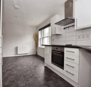 2 Bedroom Flat for sale in Sloane Court, Salisbury
