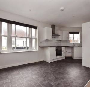2 Bedroom Flat for sale in Sloane Court, Salisbury