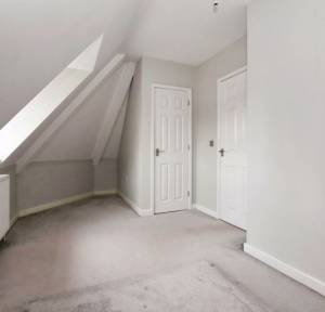 2 Bedroom Flat for sale in Sloane Court, Salisbury