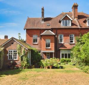 6 Bedroom House for sale in Fowlers Road, Salisbury