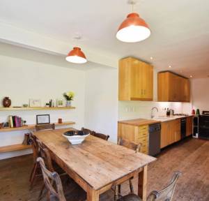 6 Bedroom House for sale in Fowlers Road, Salisbury