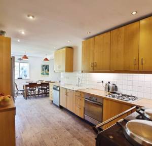 6 Bedroom House for sale in Fowlers Road, Salisbury