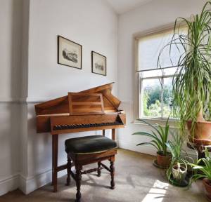 6 Bedroom House for sale in Fowlers Road, Salisbury