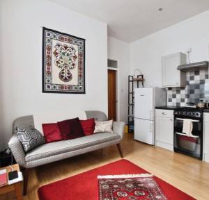 2 Bedroom Flat for sale in Methuen Drive, Salisbury