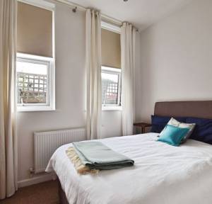 2 Bedroom Flat for sale in Methuen Drive, Salisbury