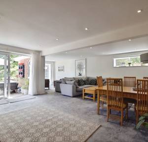 6 Bedroom House for sale in Vicarage Road, Salisbury
