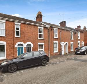 2 Bedroom House for sale in College Street, Salisbury