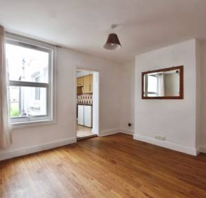 2 Bedroom House for sale in College Street, Salisbury