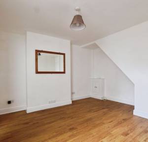 2 Bedroom House for sale in College Street, Salisbury