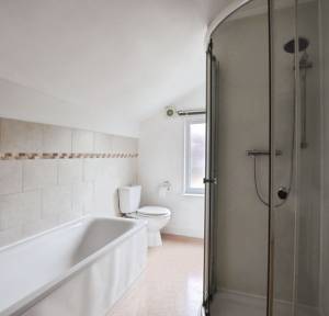 2 Bedroom House for sale in College Street, Salisbury