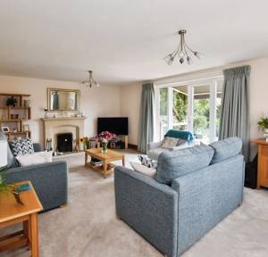 4 Bedroom House for sale in Southampton Road, Salisbury