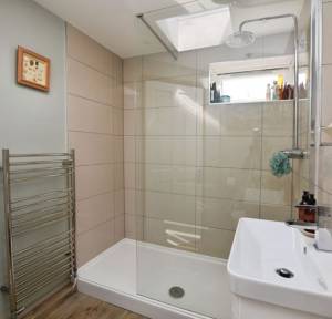 4 Bedroom House for sale in Southampton Road, Salisbury