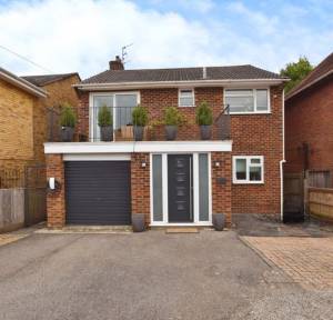 4 Bedroom House for sale in Devizes Road, Salisbury