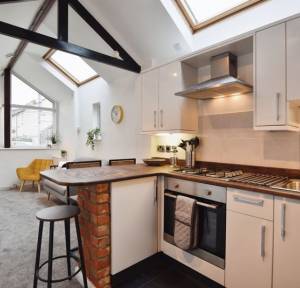 2 Bedroom Bungalow for sale in Gas Lane, Salisbury