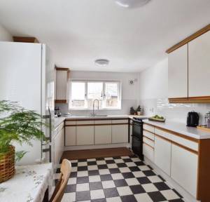 3 Bedroom Bungalow for sale in The Street, Salisbury