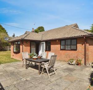 3 Bedroom Bungalow for sale in The Street, Salisbury