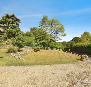3 Bedroom Bungalow for sale in The Street, Salisbury