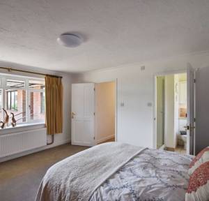 3 Bedroom Bungalow for sale in The Street, Salisbury