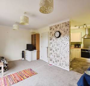 2 Bedroom House for sale in Chatham Close, Salisbury