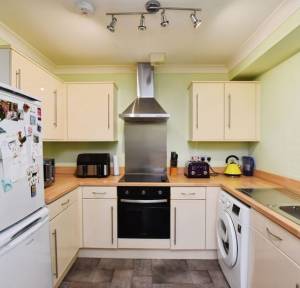 2 Bedroom House for sale in Chatham Close, Salisbury