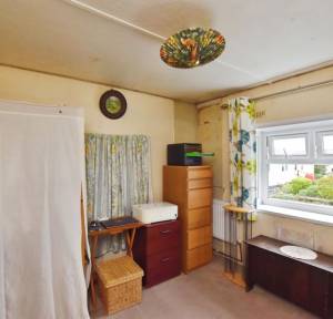 2 Bedroom Bungalow for sale in Heath Farm Park, Salisbury