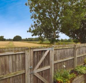 2 Bedroom Bungalow for sale in Heath Farm Park, Salisbury