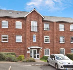 2 Bedroom Flat for sale in Avon Place, Salisbury