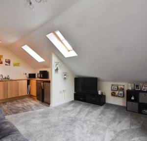 2 Bedroom Flat for sale in Avon Place, Salisbury